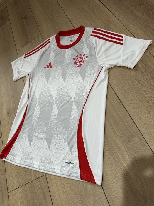 Оригинална тениска adidas FC Bayern Munich – НОВА