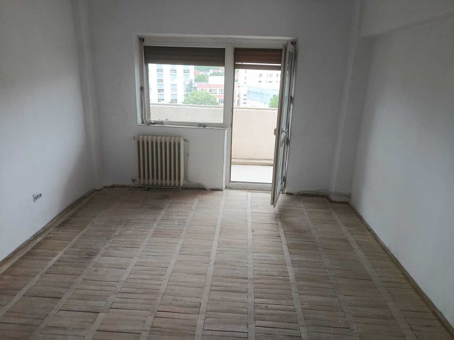Apartament 3 camere decomandat, Deva, Bulevardul Decebal,  66,76 mp utili + balcon