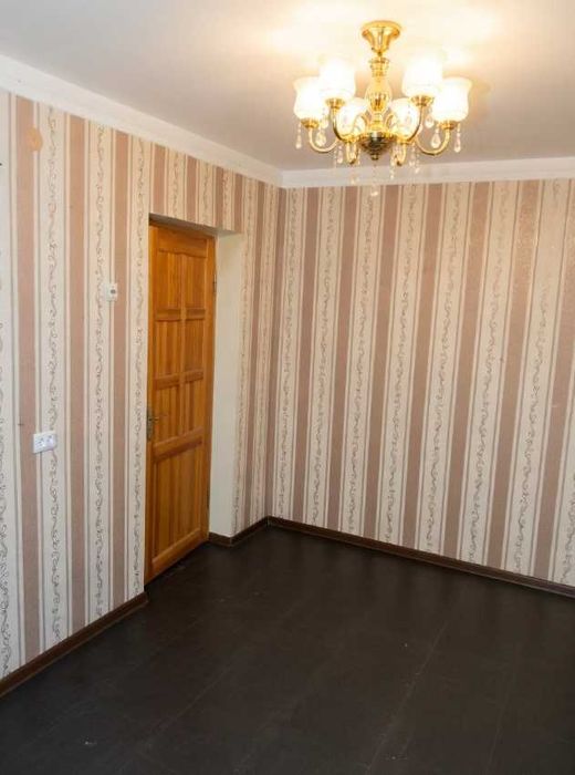 Продается 1 ком квартира ТТЗ Мирзо-Улугбекский р-н КИРПИЧ