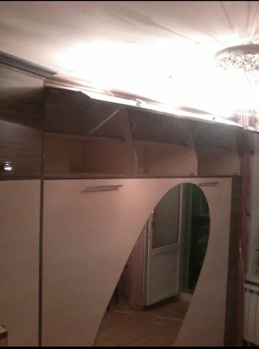 Шкаф кровать на механизме с зеркалом