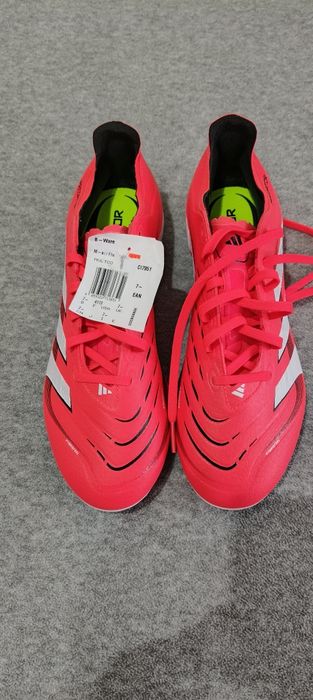 Ghete fotbal Adidas Predator