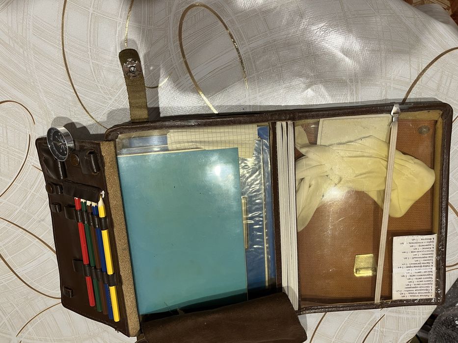 Офицерский планшет, Кожа