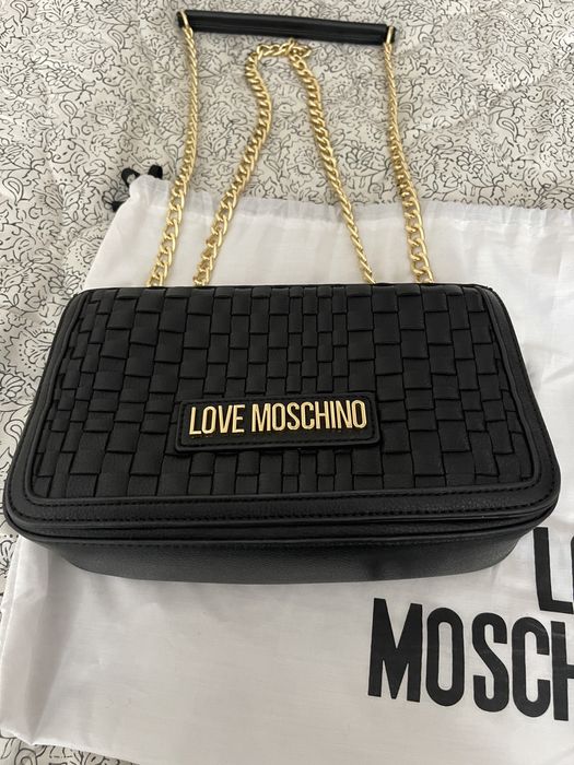 Оригинална чанта Love moschino