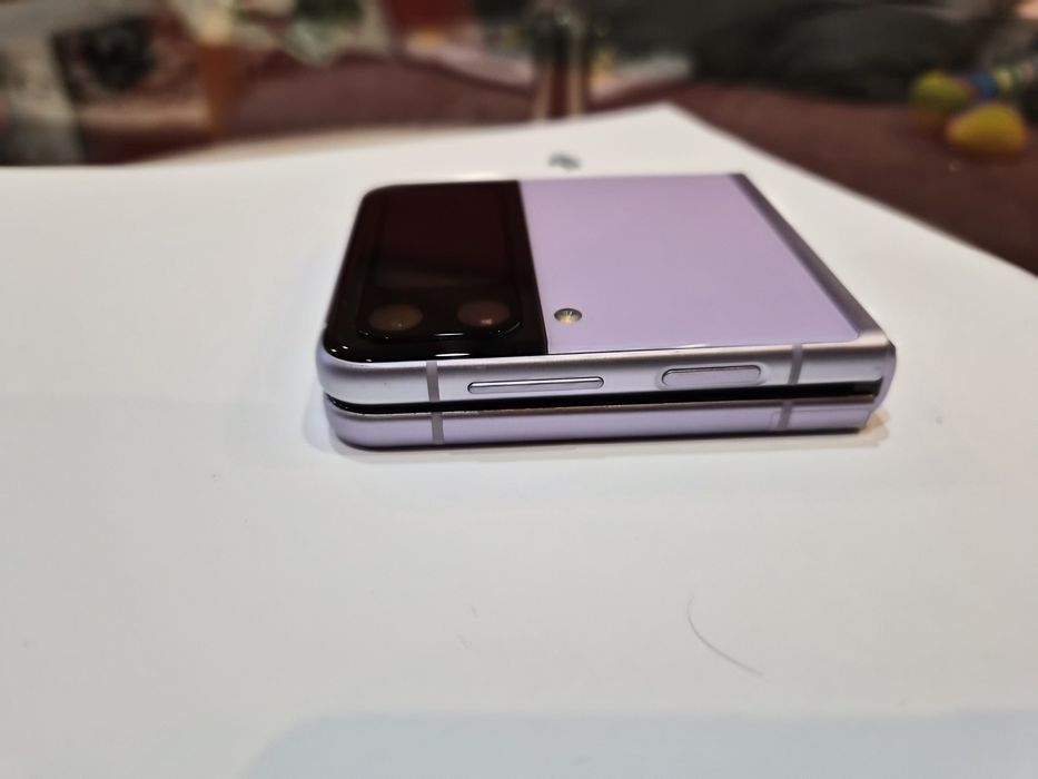 Samsung z flip 3 лилав