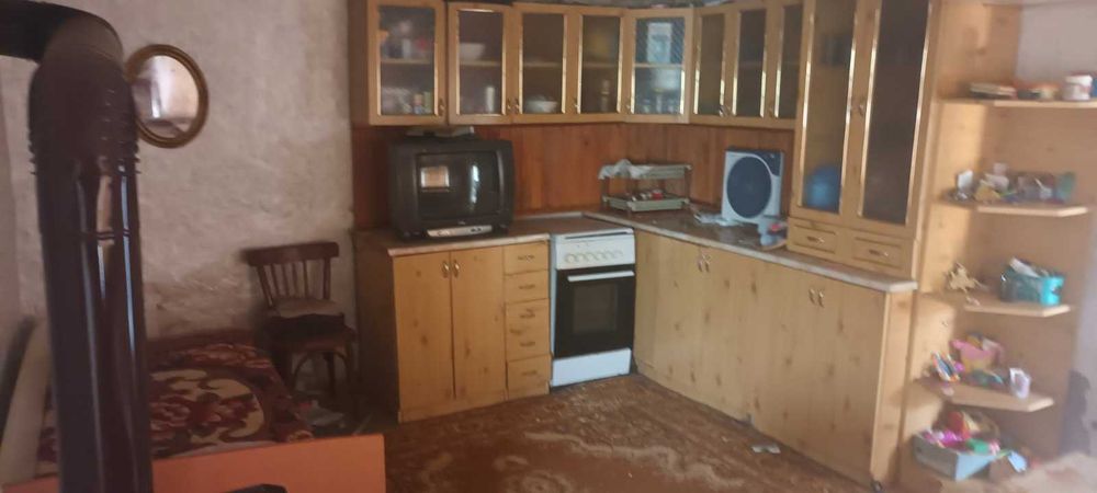 Къща с голям двор в Смин