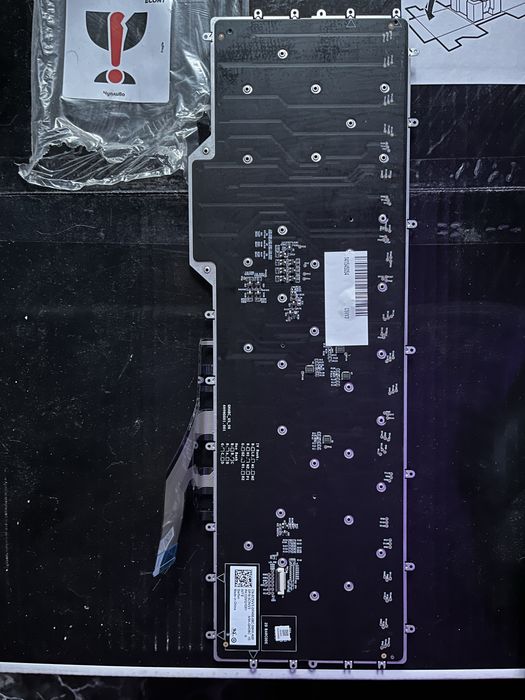 Клавиатура за Alienware m17