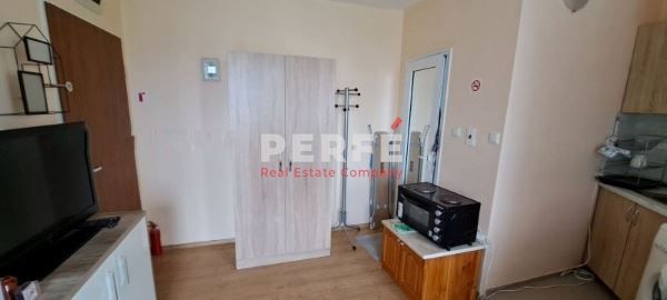 Продава се Едностаен апартамент в Бургас, Лазур - 33 кв.м за 2394 €/кв.м - Снимка #3