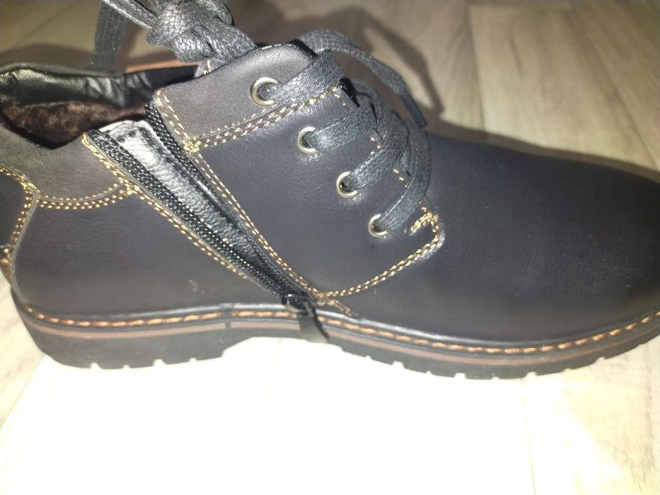 Продам новые ботинки