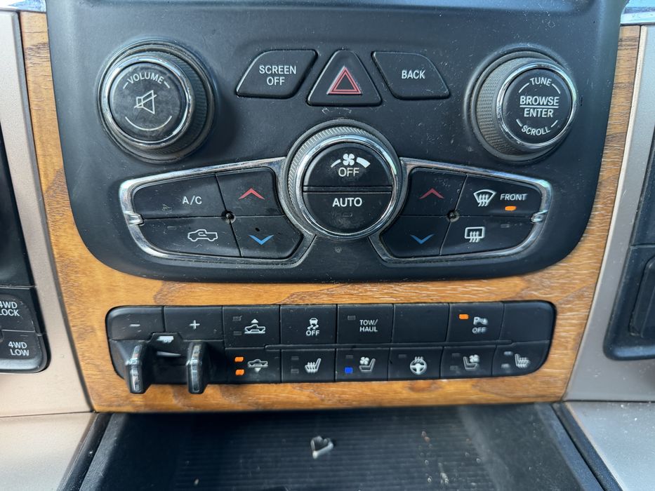 Вече наличен при нас !!!   RAM 1500 LARAMIE LONGHORN 2013г. 5.7 HEMI 4x4 за части !!