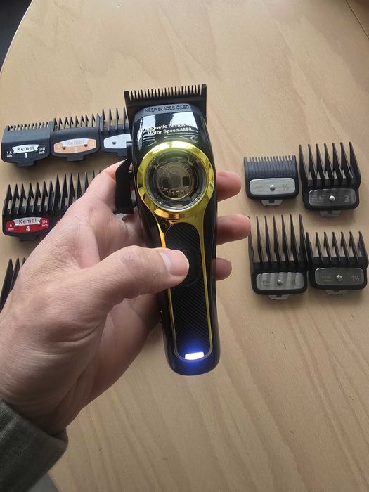 Машинка за подстригване Kemei KM 2373