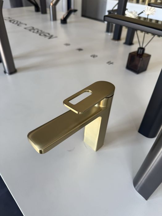 Смеситель на раковину