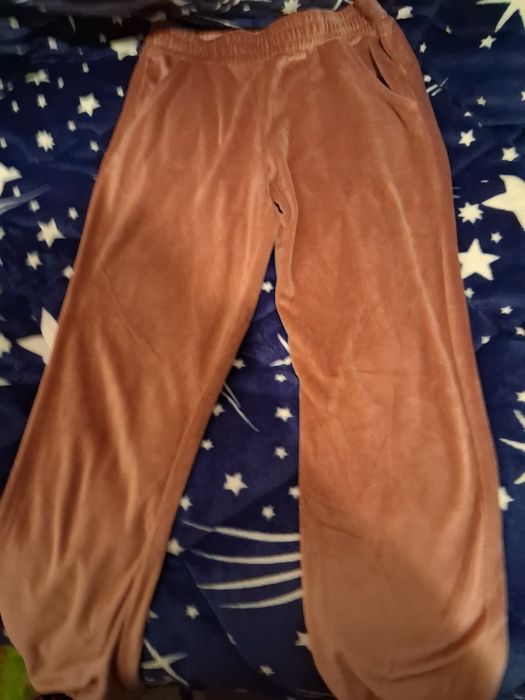 Pantaloni catifea femei