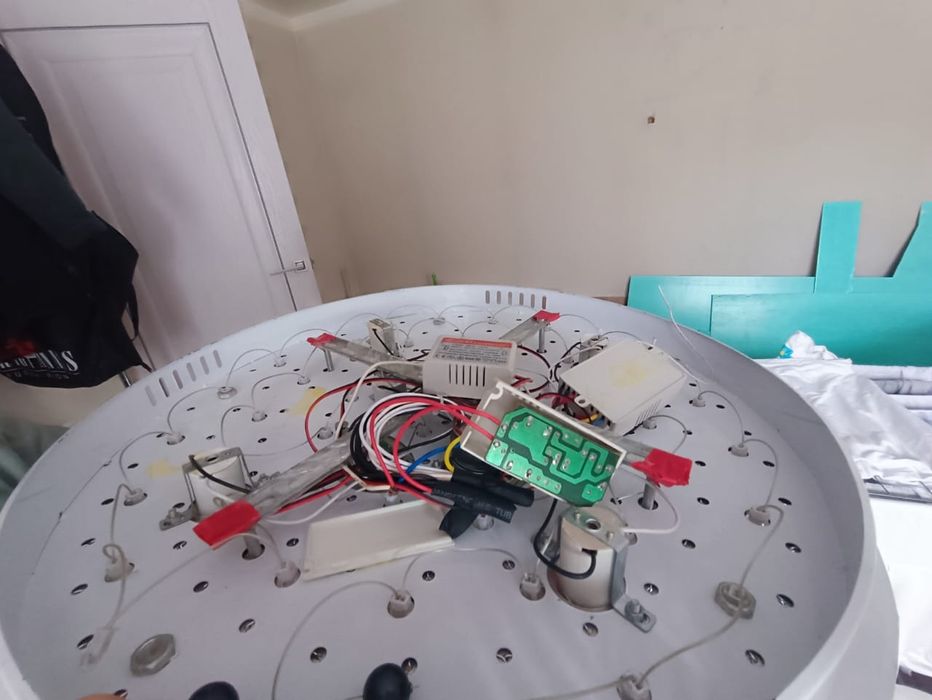 Люстра современная музыкальная