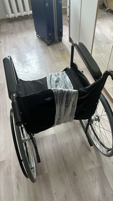Продам коляску инвалидную