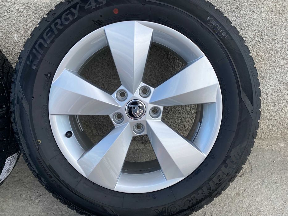 Jante originale Skoda 17 cu anvelope 4 - Seasons