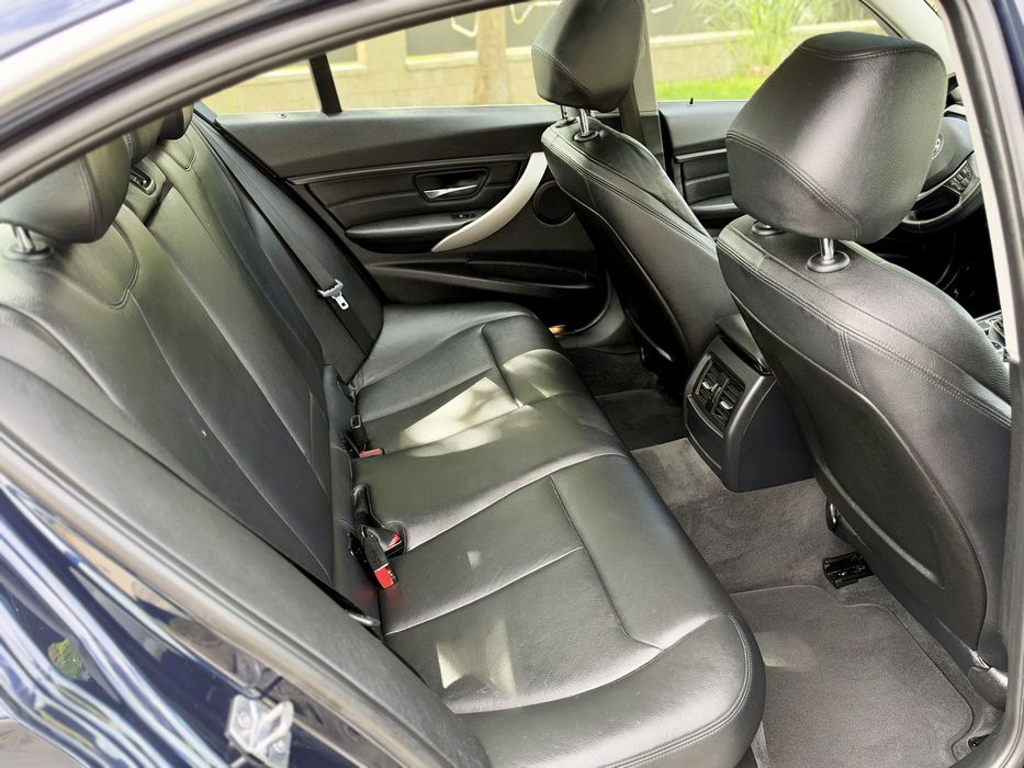 BMW Seria 3 / 320i F30 2013 / 184CP / PANO / PIELE / GARANTIE / RATE