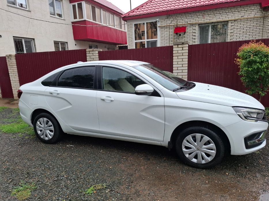 Продам машину lada vesta