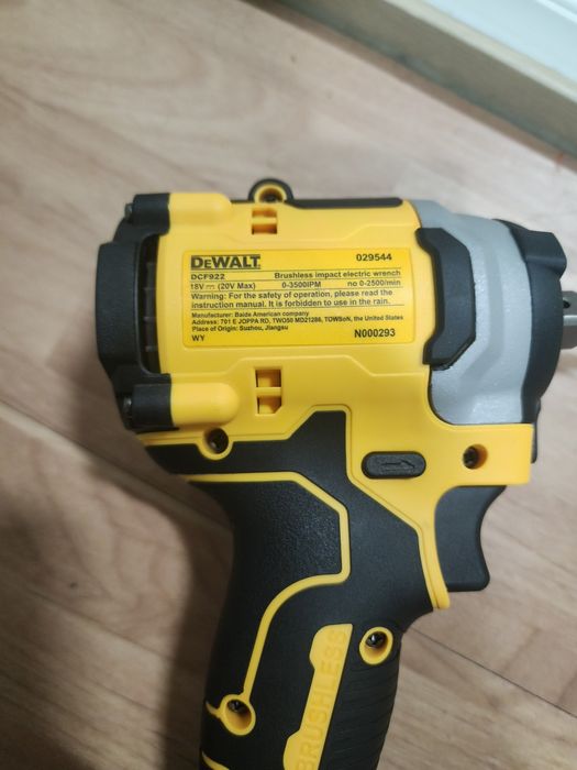 Шуруповерт DeWalt