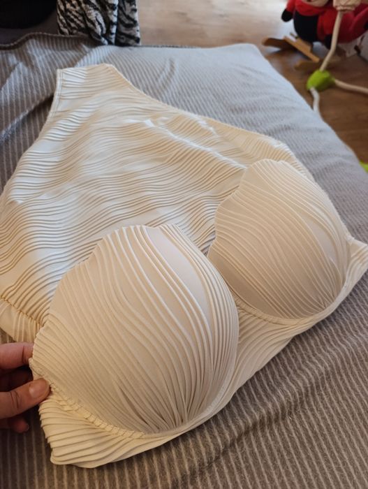 Цял бански ЧИСТО НОВ