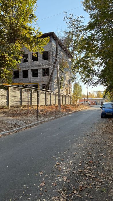 Noturar bino sotiladi