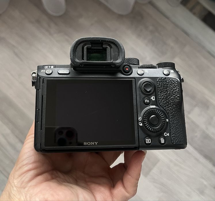 Фотоаппарат Sony A7 lll +объектив 85.1.8