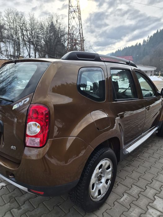 Vând Dacia Duster 4×4 Diesel  an fabricației  2011
