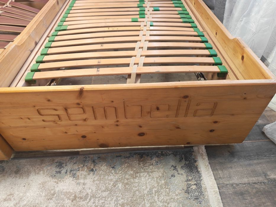 Продавам два броя дървени легла "Sembela"