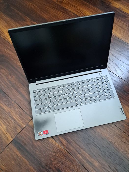 Laptop Lenovo AMD ryzen3   2,7GHz