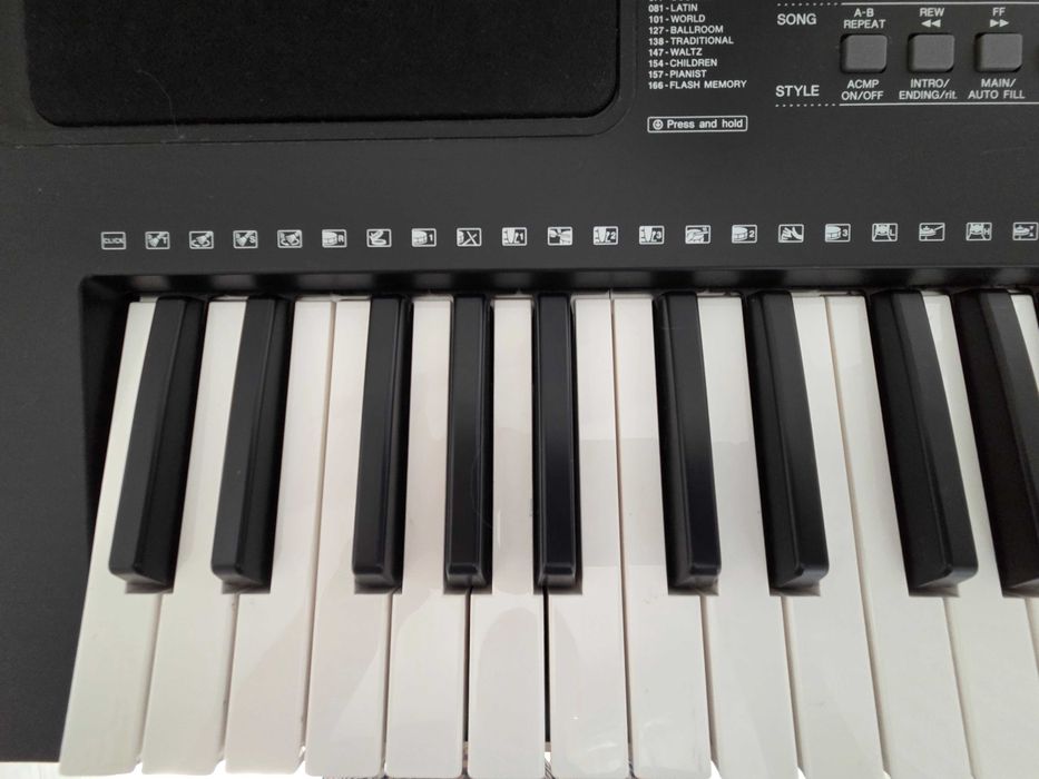Синтезатор Yamaha PSR - E363