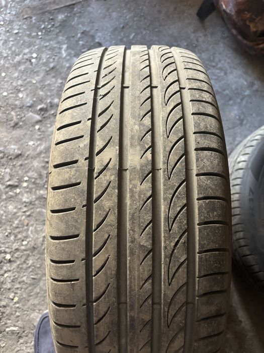 Продам комплект резины на дисках 215/50 R17