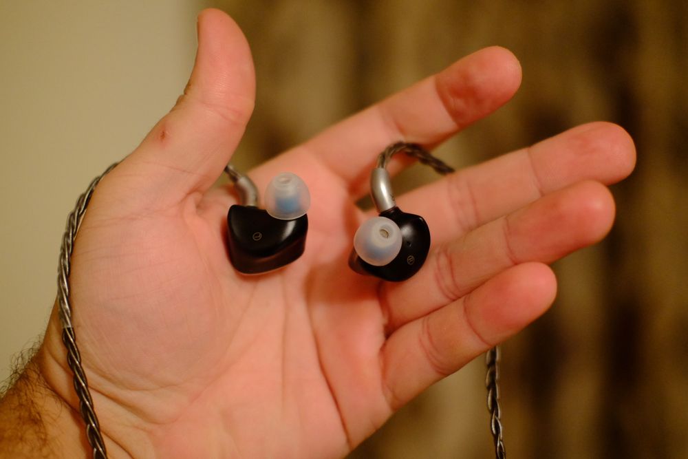 Vând căști iem Fiio fh19