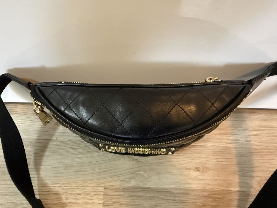 Borseta Love moschino