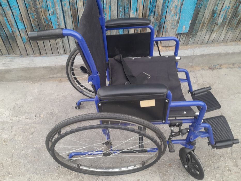 Продам инвалидную коляску
