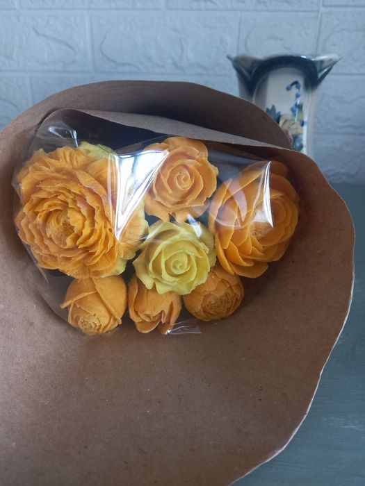 Сладкие букеты из шоколада