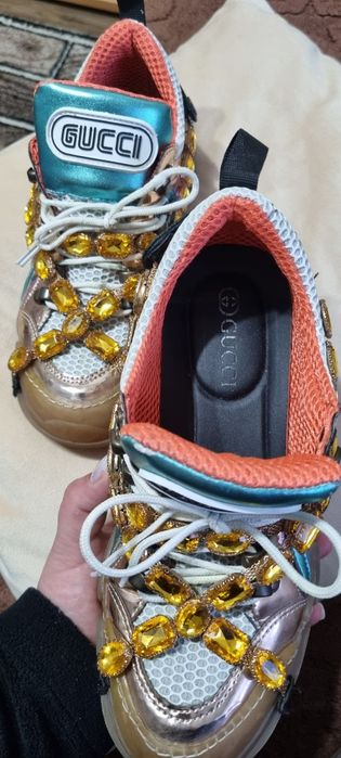Gucci flashtrek 38