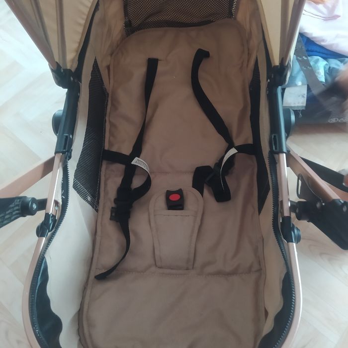 Срочно продам коляску