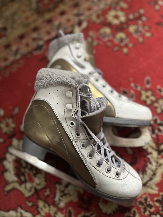 коньки 35,36 размера