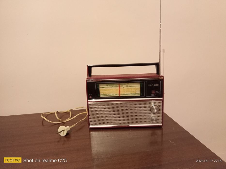 Радиоприёмник VEF 202.