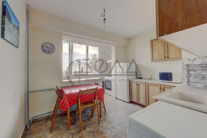 Продава се Тристаен апартамент в София, Света Троица - 84 кв.м за 2012 €/кв.м - Снимка #7