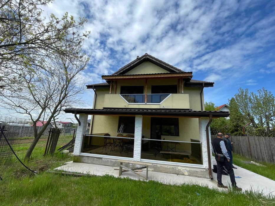 Balustrada de sticla cu profil de aluminiu