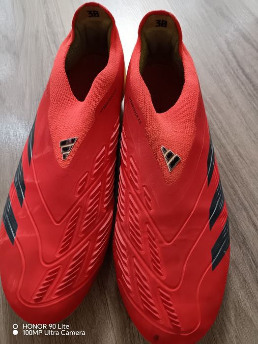 Продам футбольные бутсы