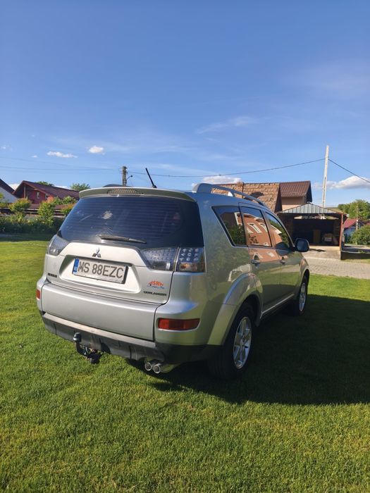 Mitsubishi Outlander 2.0 diesel mașina personală în stare foarte buna