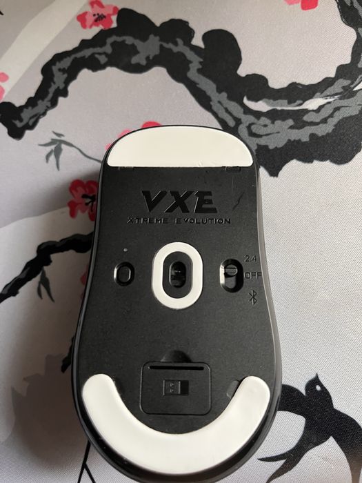 Продам мышку Vxe r1 se+