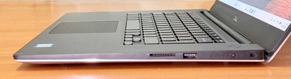Dell Precision 5540/i7-9750H/16GB DDR4/256GB SSD/Quadro T1000 4GB/15.6" FHD IGZO 100% RGB
