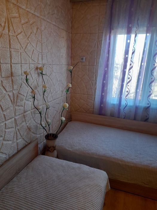 Етаж от къща в с. Хаджидимитрово, общ. Казанлък