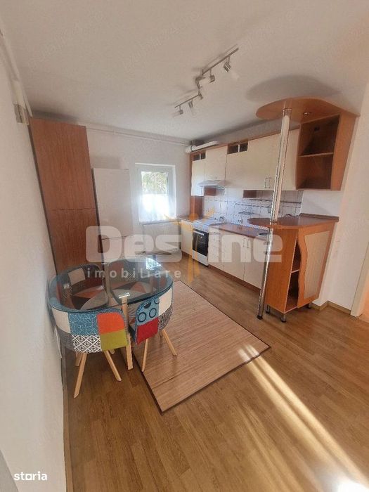 Proprietar inchitiez apartament cu 2 camere
