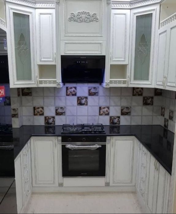 Кухни на заказ , мебель на заказ любой сложности .