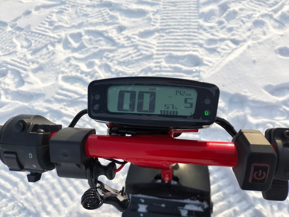 Электросноуборд новый.