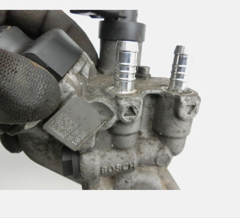 Pompa Presiune Inalte Injectie Vw Passat B8 Skoda Octavia 3 Superb 3 Vw Tiguan 1.6 TDI Diesel Euro 6 E6 DCX DCXA CRH CRK CXM 04L130755E 04L 130 755 D