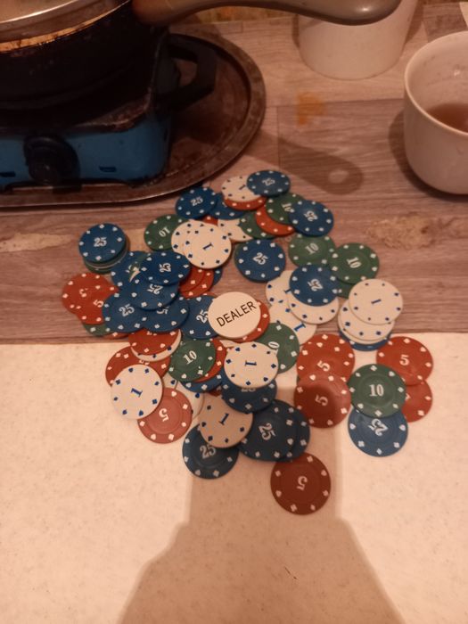 Продам покерные фишки